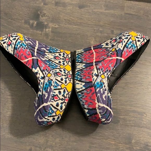 Steve Madden Pammyy  Aztec Retro Wedge Platforms - Picture 6 of 8